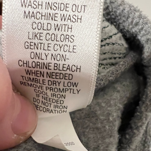 Womens Fleece Sz M Red Cardinals Embroidered Faux Fur Collar Sweater Grandmacore - Picture 9 of 11